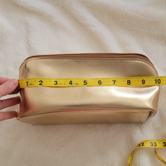 NWT travel cosmetic bag with lots of samples and travel size items - Picture 5 of 16